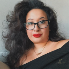 Load image into Gallery viewer, Estrogen Necklace